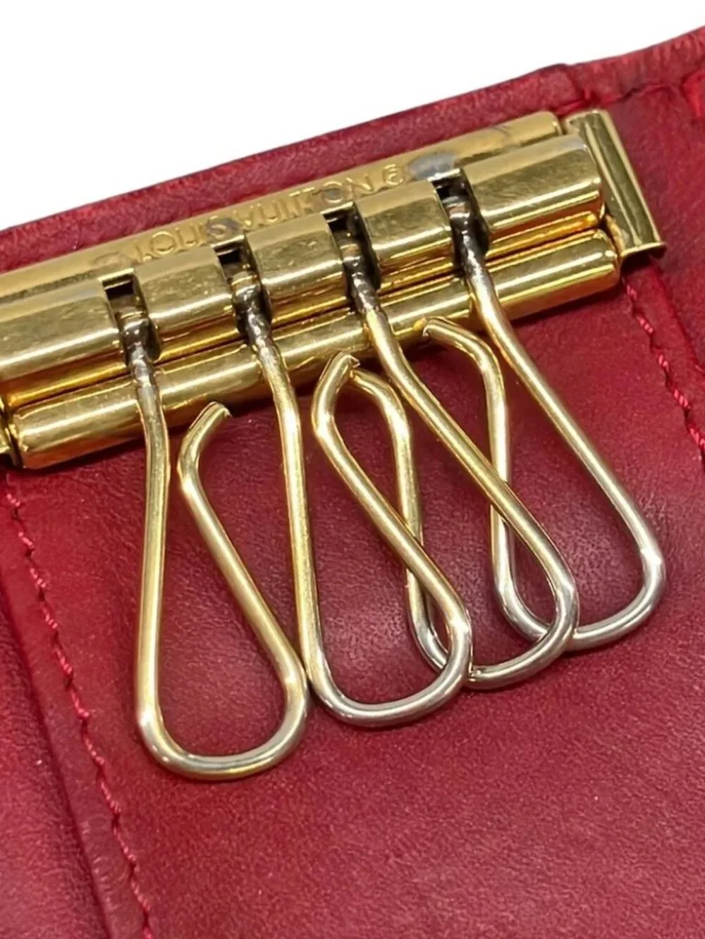 LOUIS VUITTON Multicles 4 M91976 Pomme d'Amour Monogram Vernis TS2190 Key Case